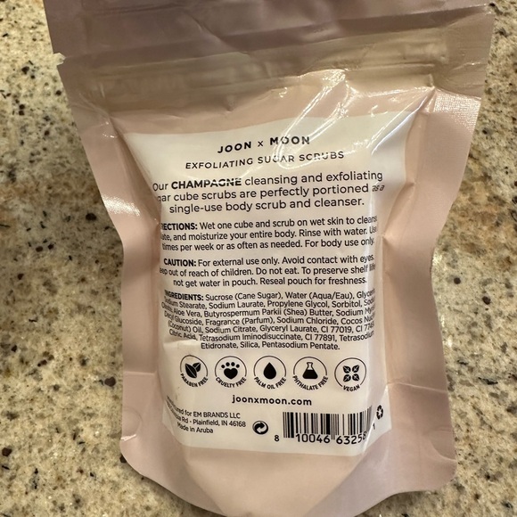 Joon x Moon Champagne Exfoliating sugar cubes - Picture 2 of 2